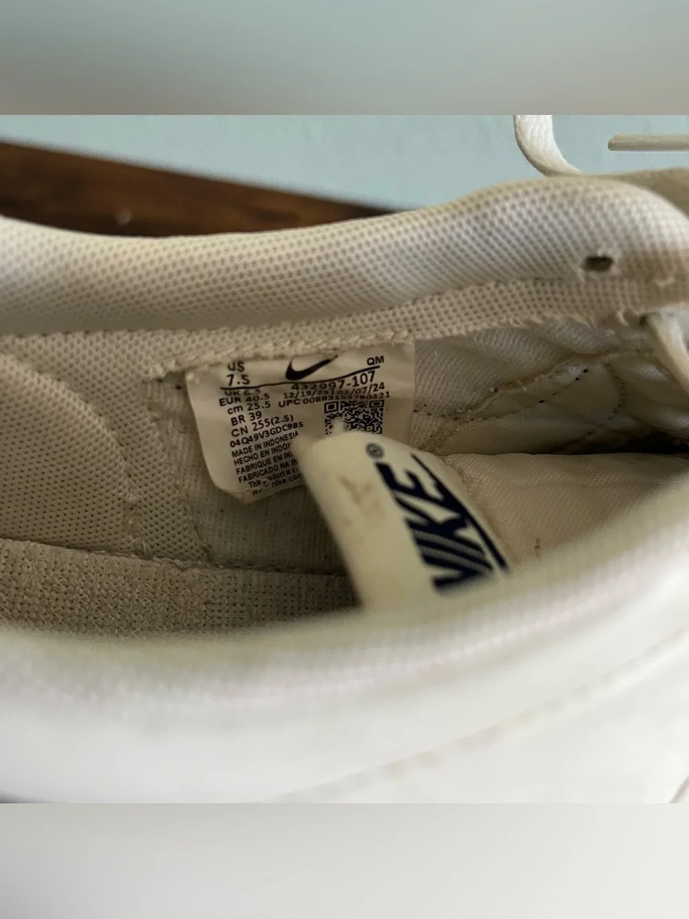 Nike classic low
